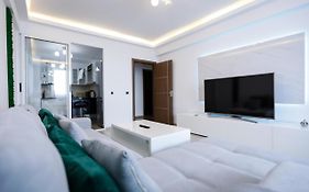 Isaran Apartament With Panoramic City View