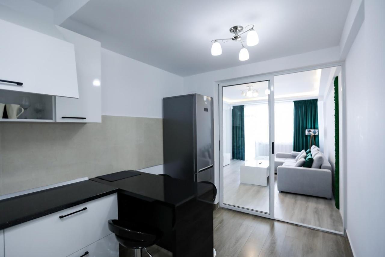 Isaran Apartament With Panoramic City View Брашов Экстерьер фото